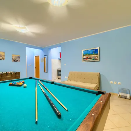 5 Bedroom Family In Makarska, Heated Pool And Jacuzzi Villa *