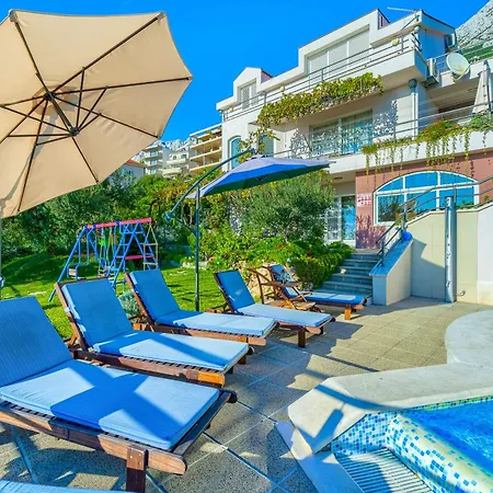 5 Bedroom Family In Makarska, Heated Pool And Jacuzzi Villa *