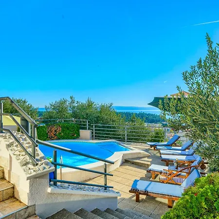 Villa 5 Bedroom Family In Makarska, Heated Pool And Jacuzzi Makarska