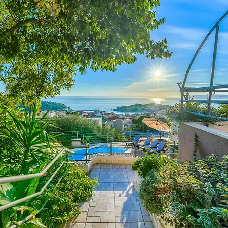 5 Bedroom Family In Makarska, Heated Pool And Jacuzzi Villa Makarska