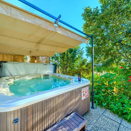 5 Bedroom Family In Makarska, Heated Pool And Jacuzzi Villa
